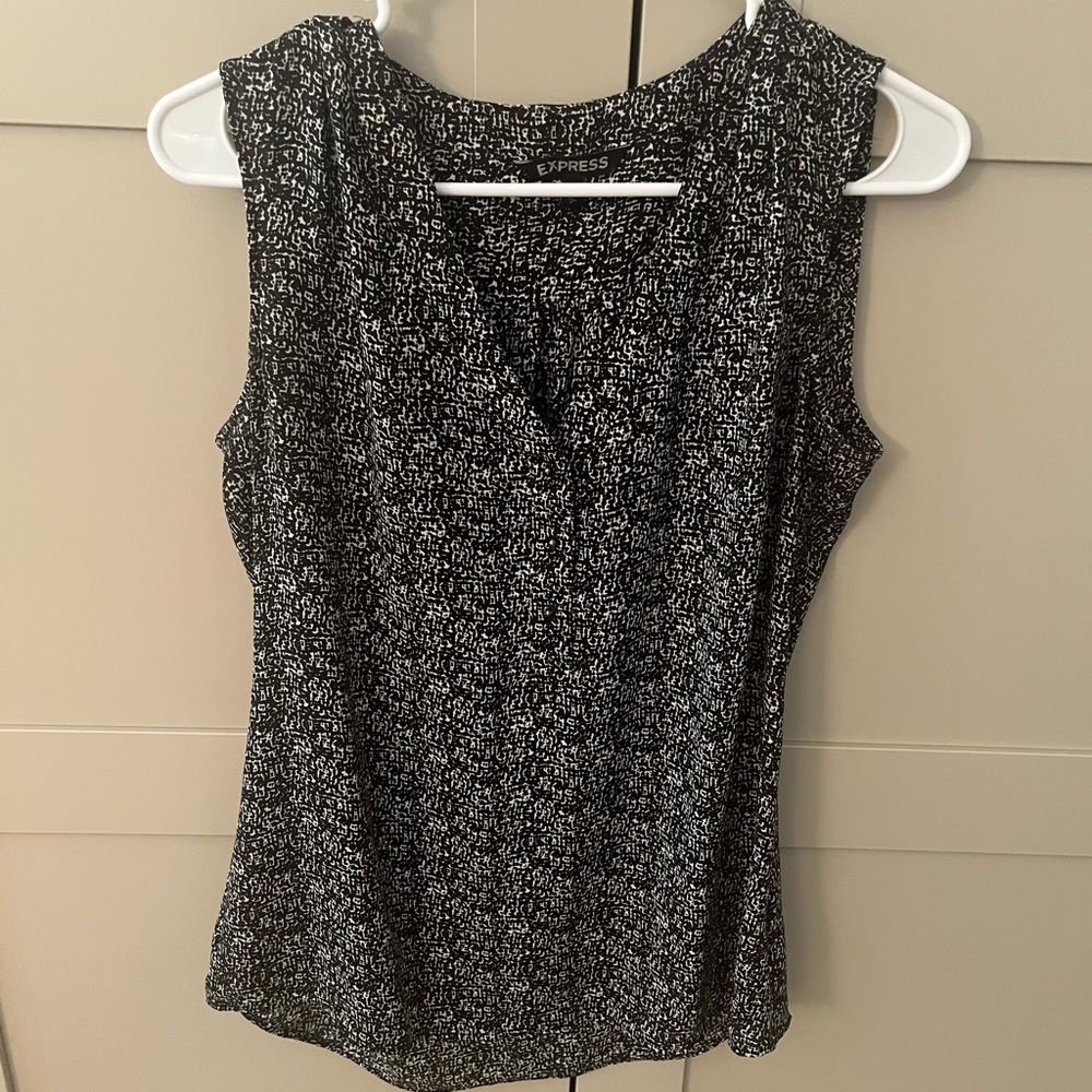Express Black and White Sleeveless Blouse
